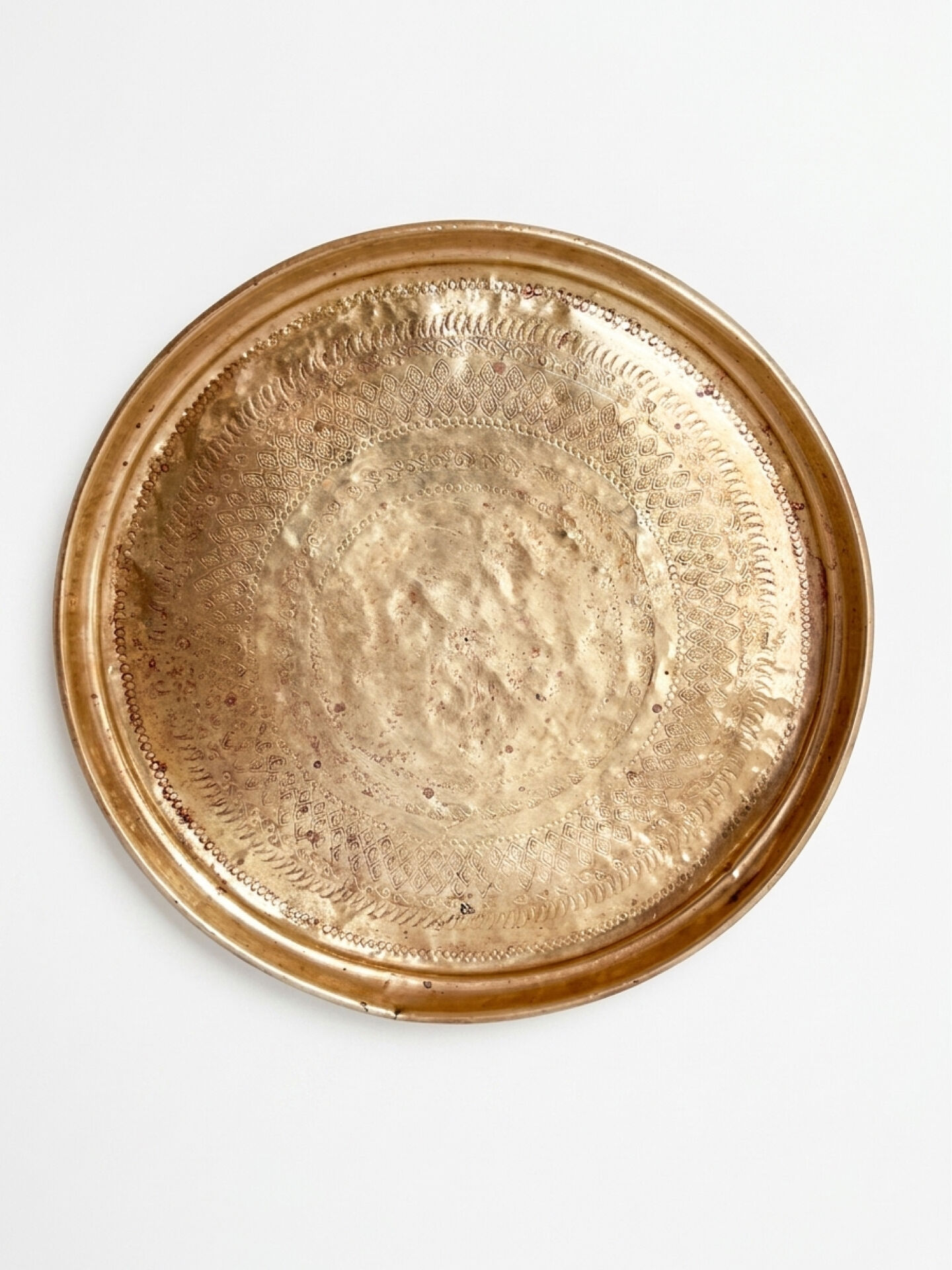 Moroccan tea table in brass and wood from 1960-1970.