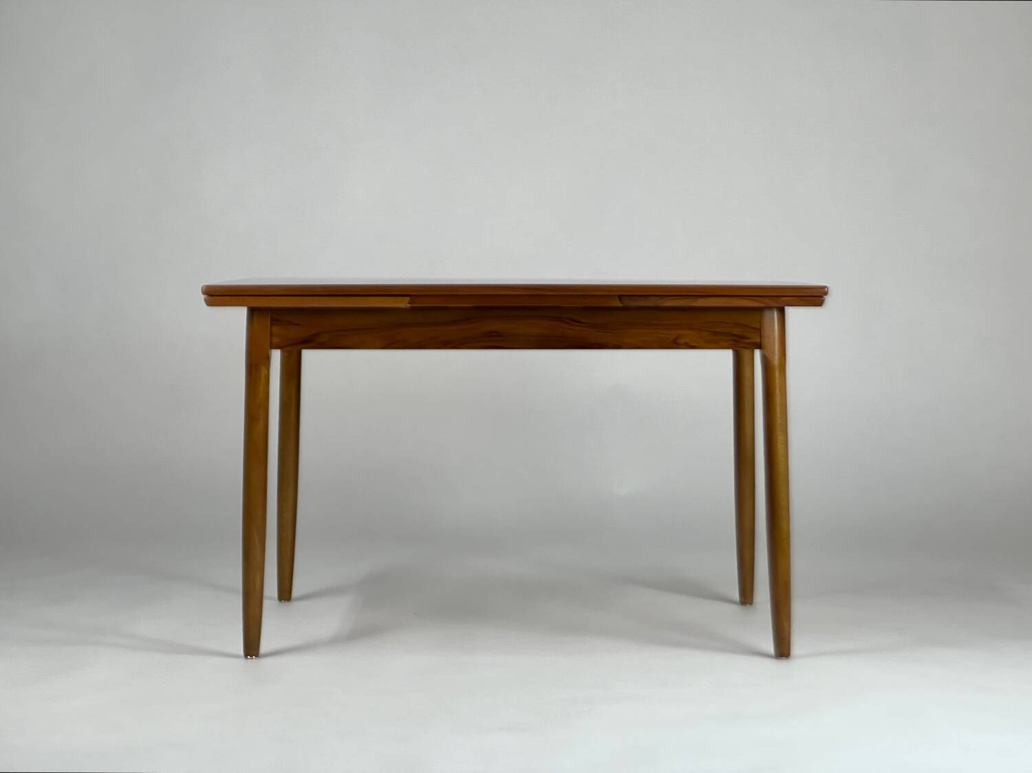 Mid-century dining table walnut vintage 60s Extandable