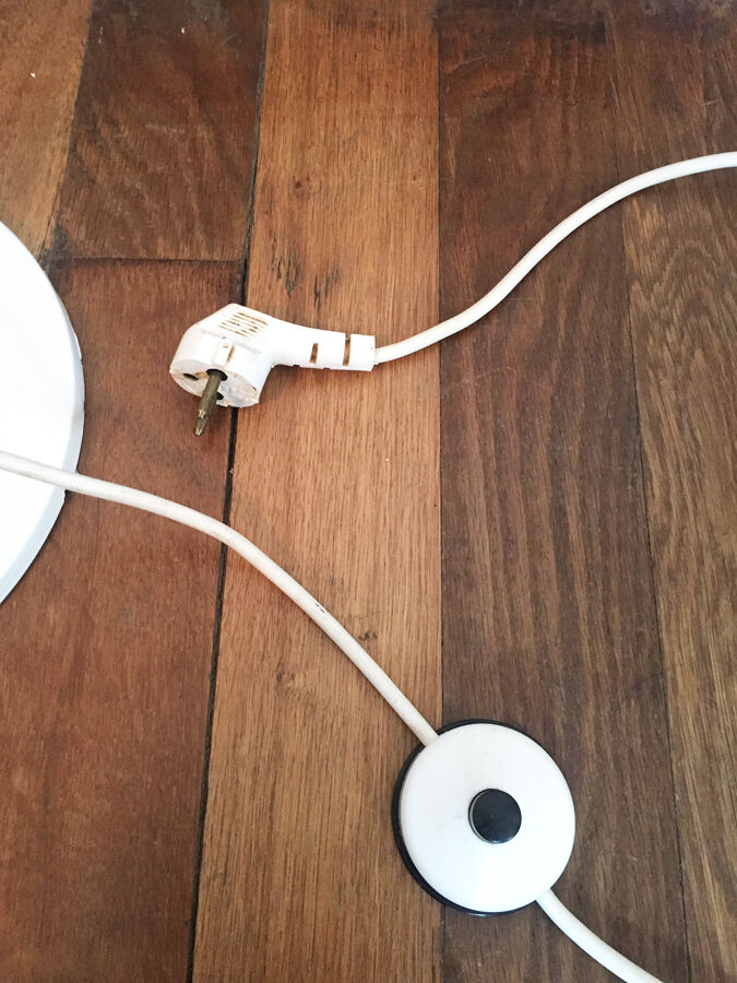 Vintage reader lamppost, 1970