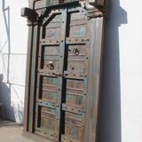 Indian door in old teak piece and patina of origin