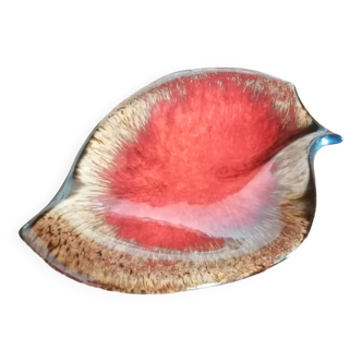 Empty red/iridescent beige pocket