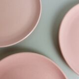 Set of 8 pink ceramic plates