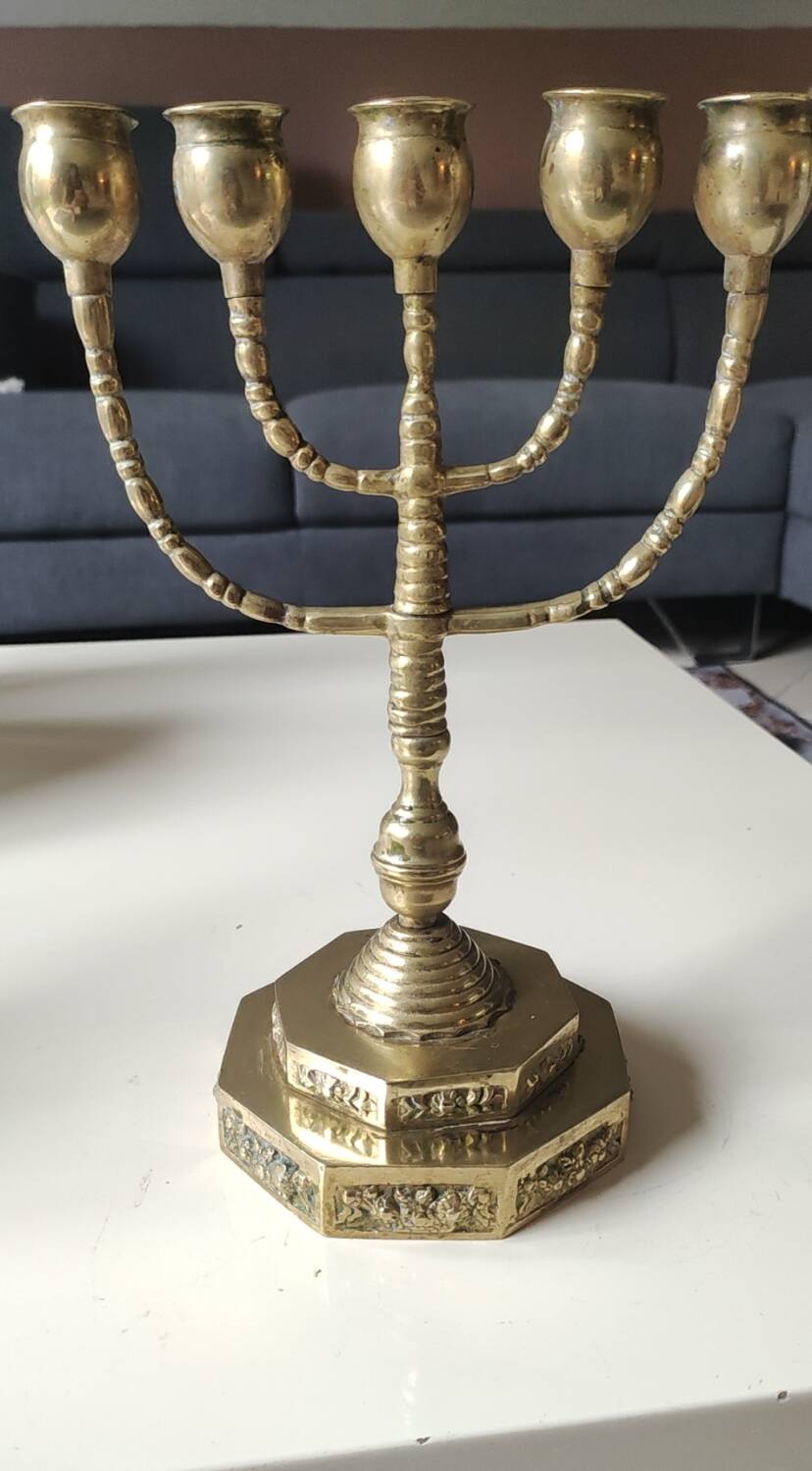 5-branched Jewish menorah/candlestick. Dedicated to mourning. In gilded bronze.