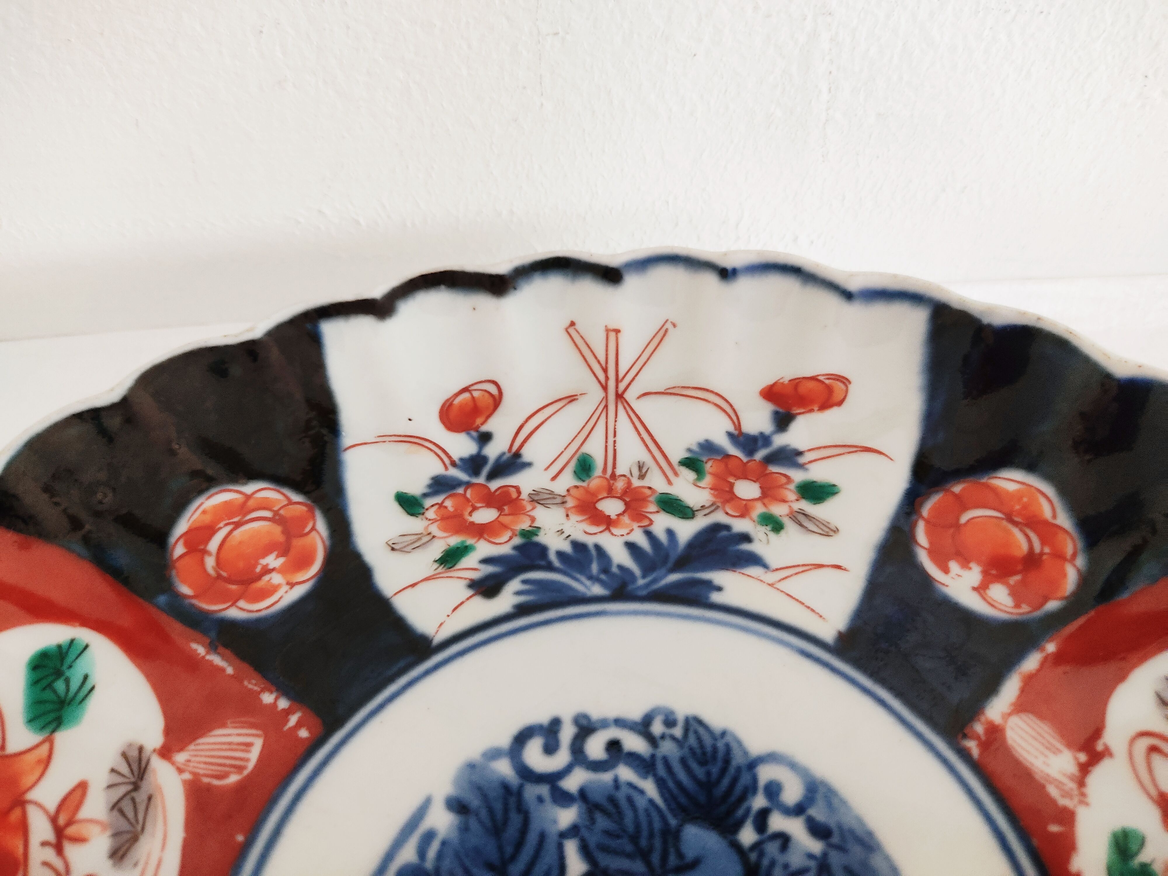 Japanese plate Imari decorated fish