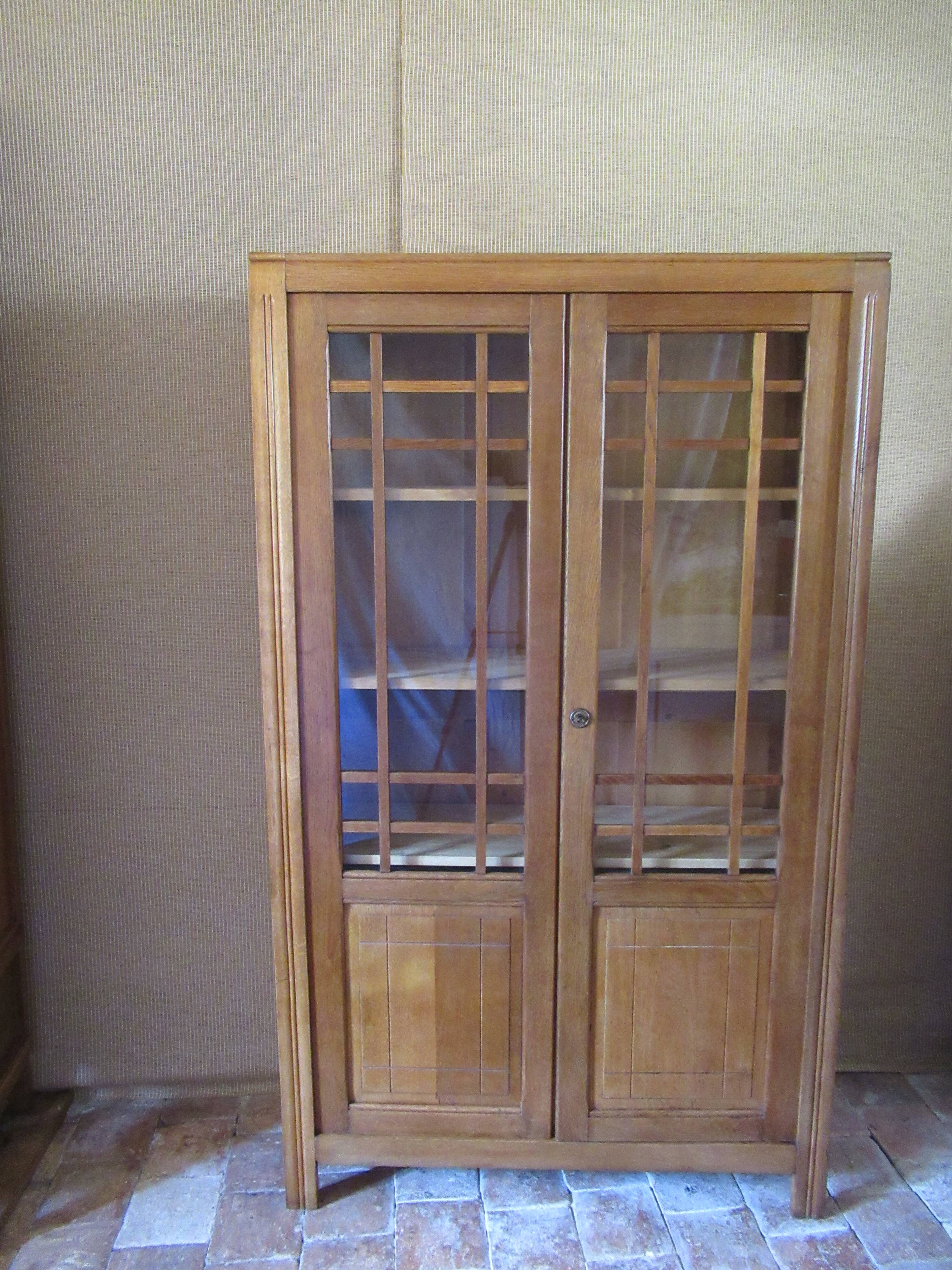 Armoire parisienne vitrée