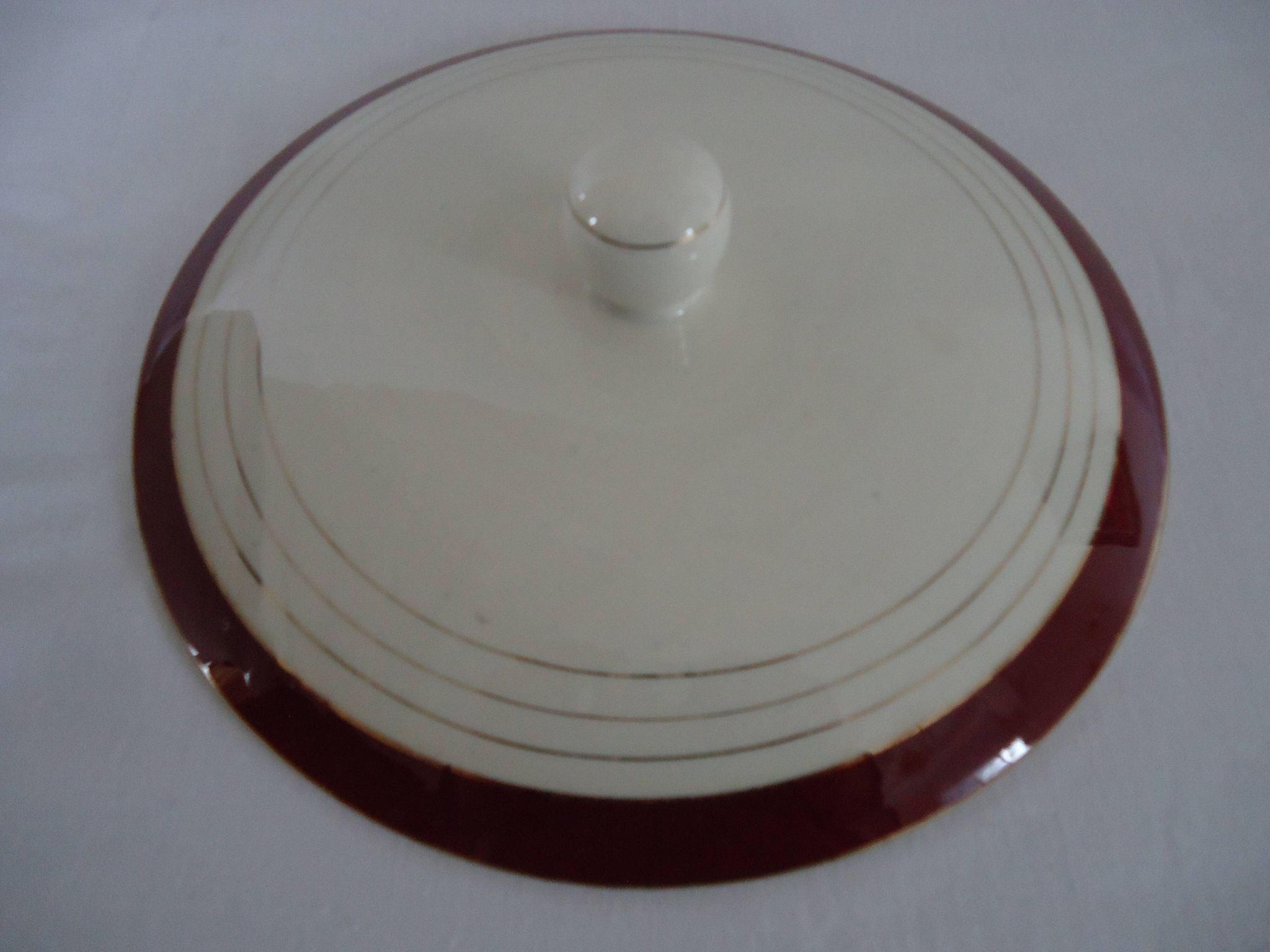 Opaque porcelain vegetable tureen/tureen from digoin sarreguemines, pasteur model