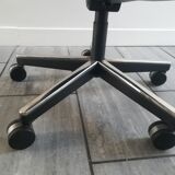 Pollock Knoll executive chair