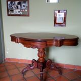 Violin table