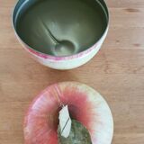 Metal box in the shape of apple Original Vintage 9