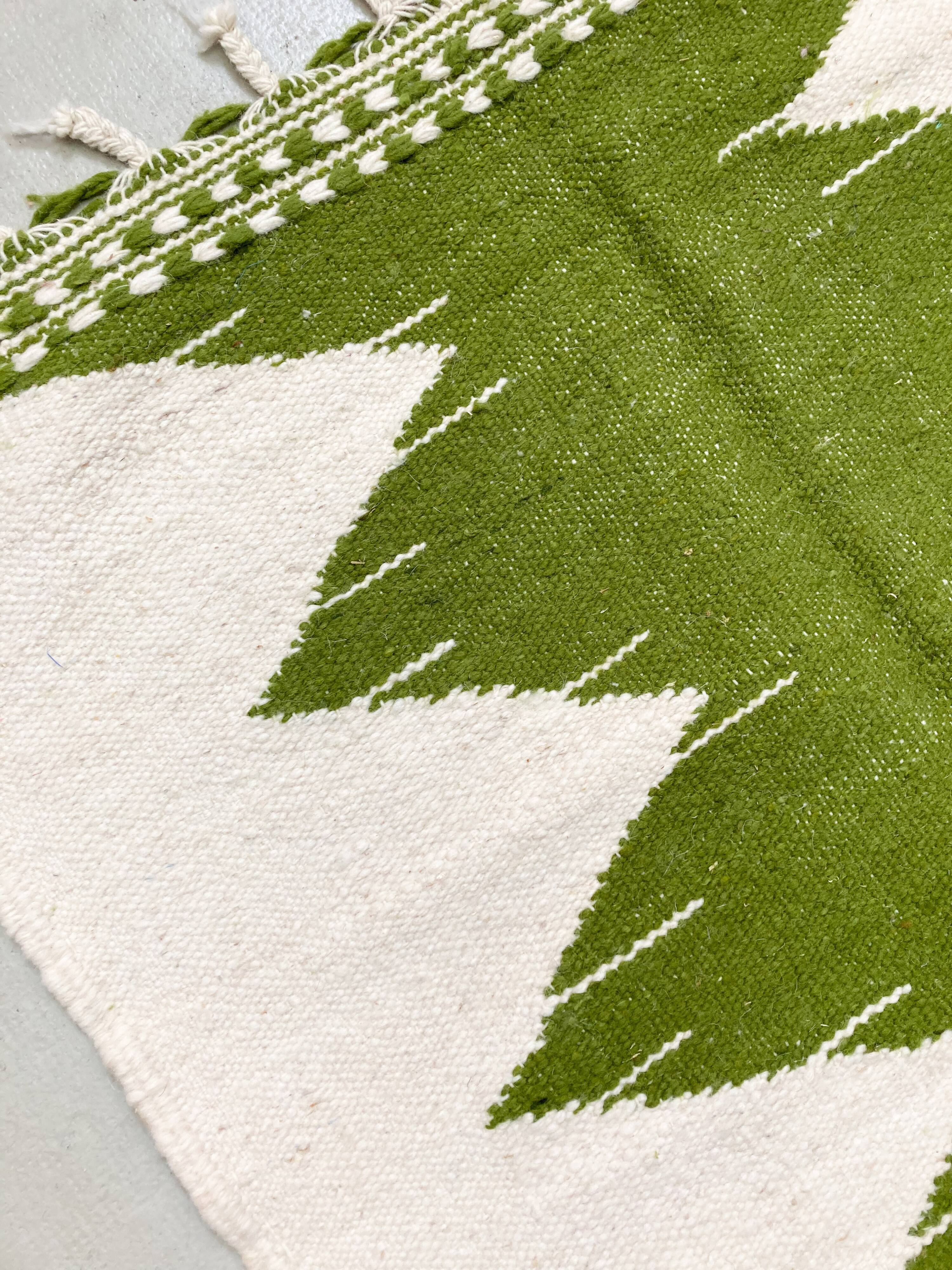 Kilim Moroccan Berber ecru with green patterns 172x103cm