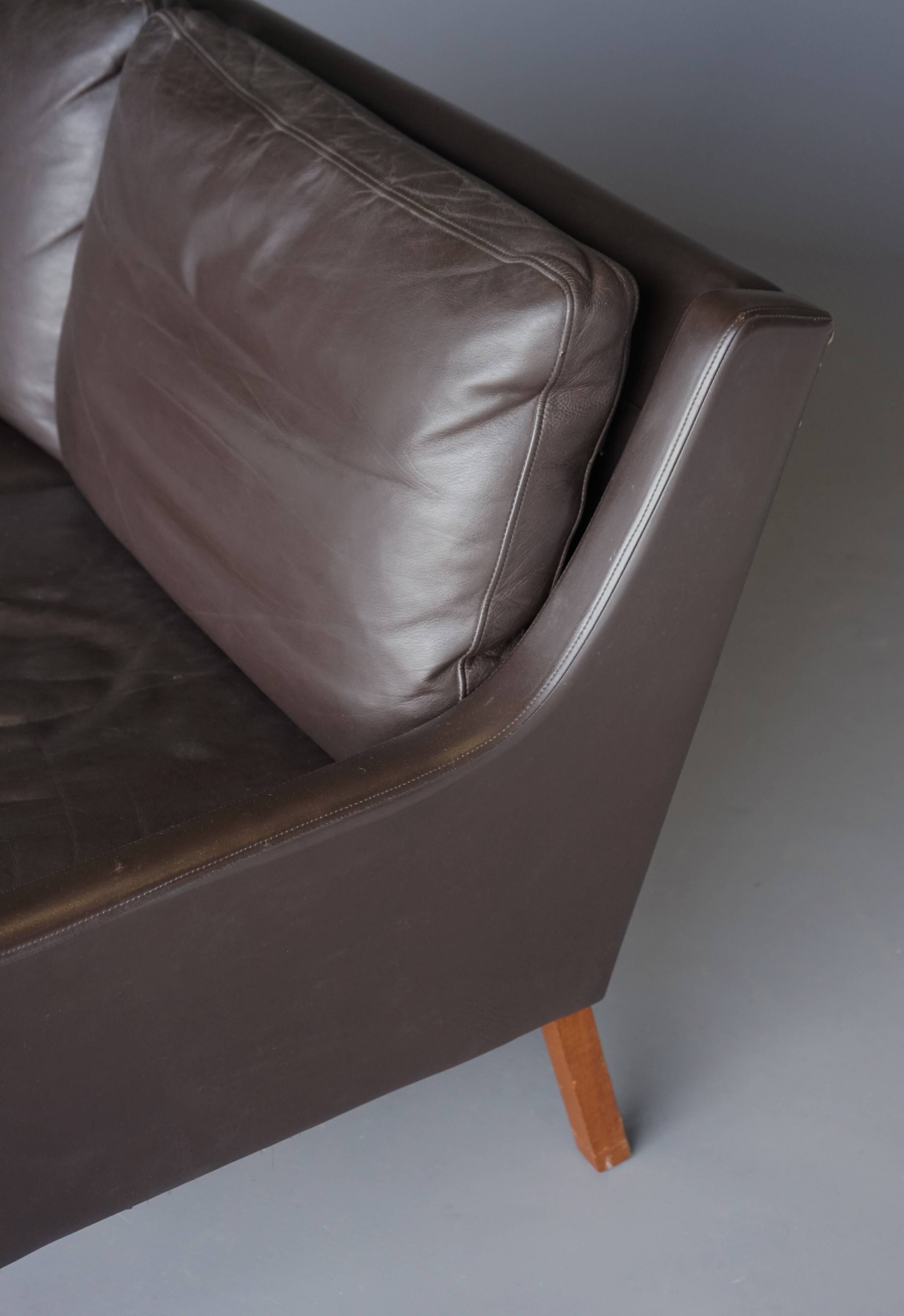 Canapé en cuir deux places danois par Georg Thams, Danemark, années 1960.
