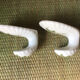 2  patères en porcelaine