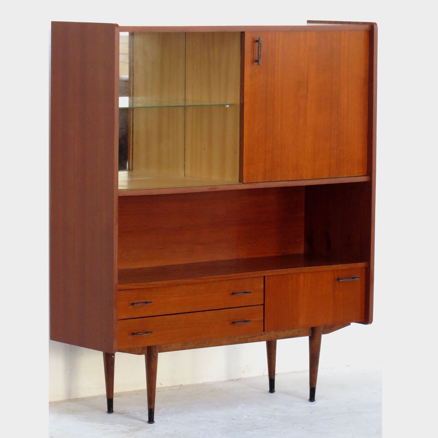 Buffet haut en teck du milieu du siècle, années 1960