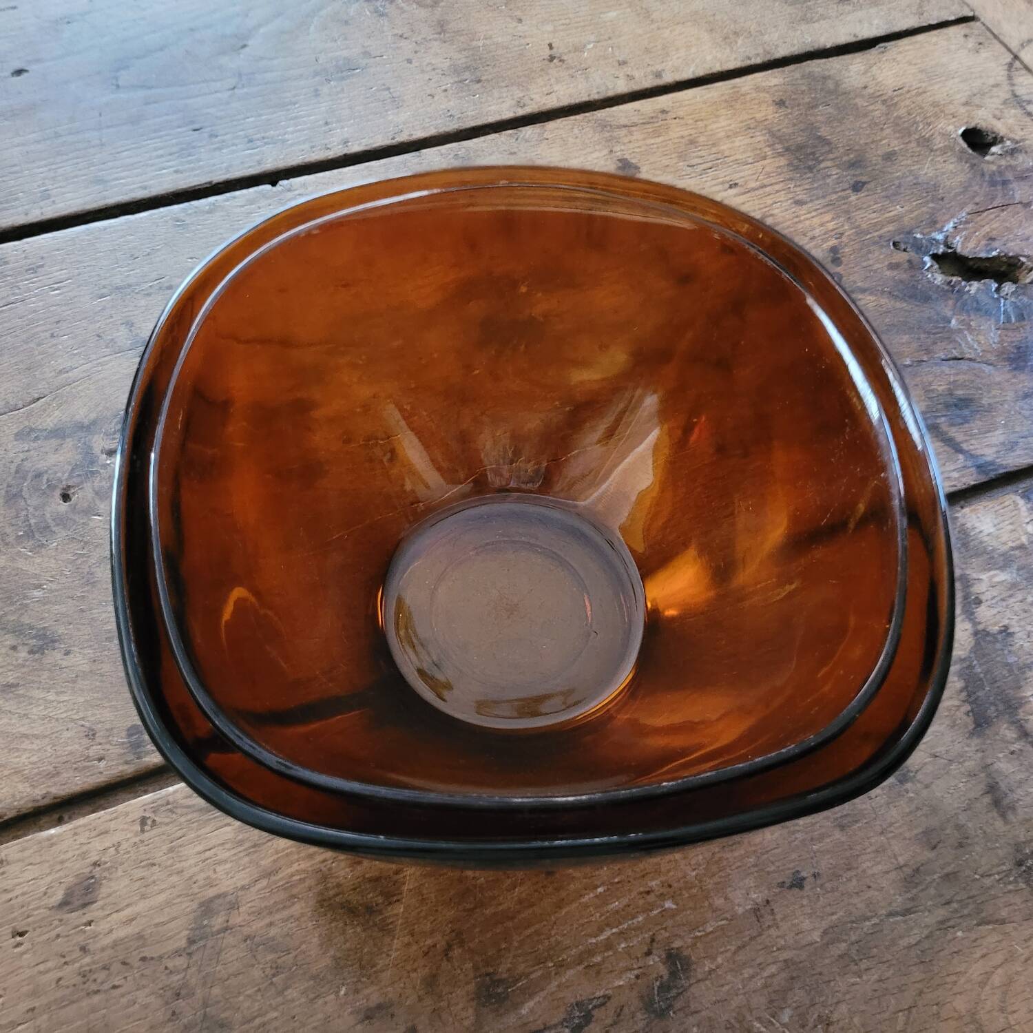 Pair of vintage amber and honey glass salad bowls – 1970s-80s