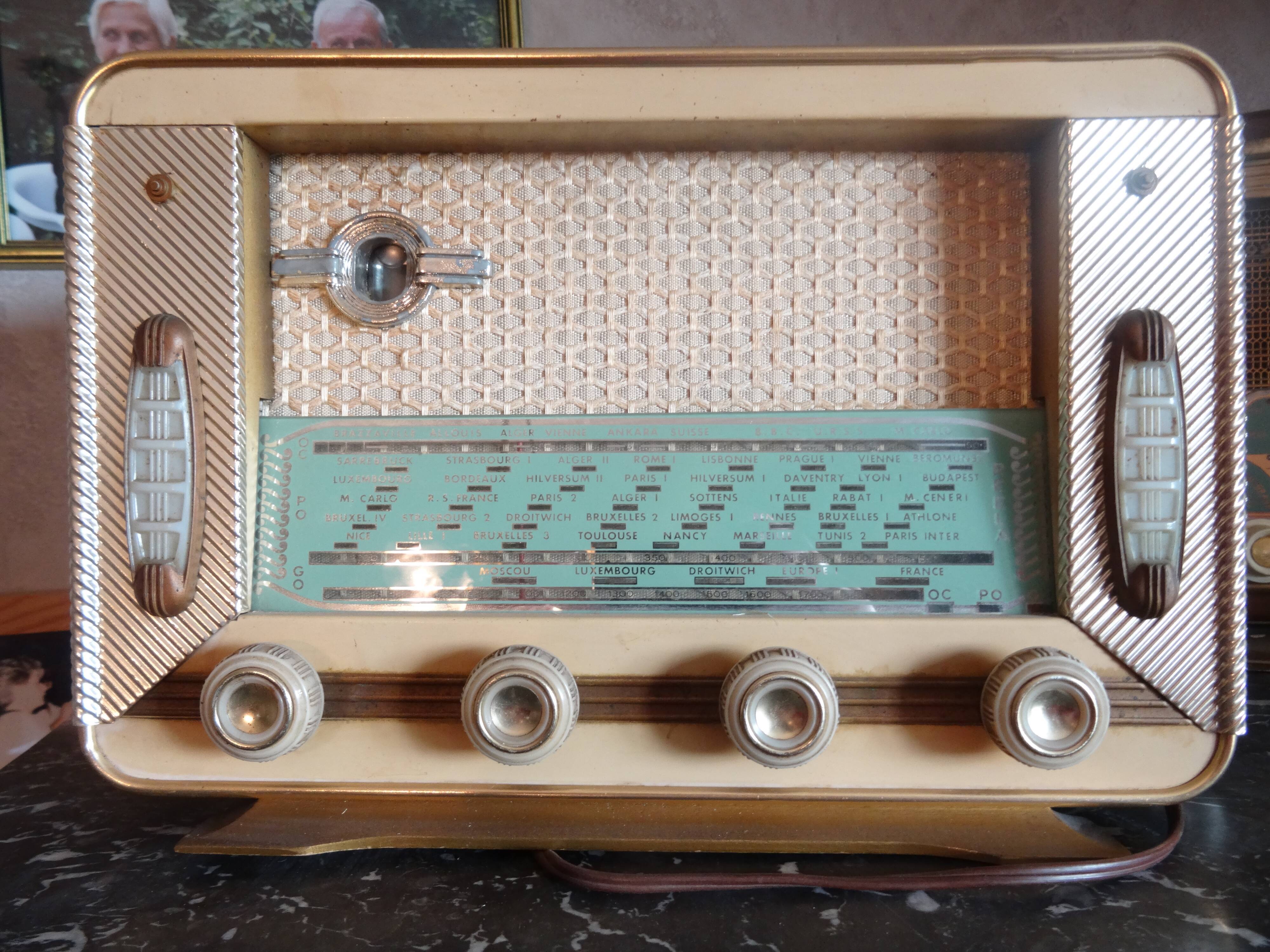 Vintage radio