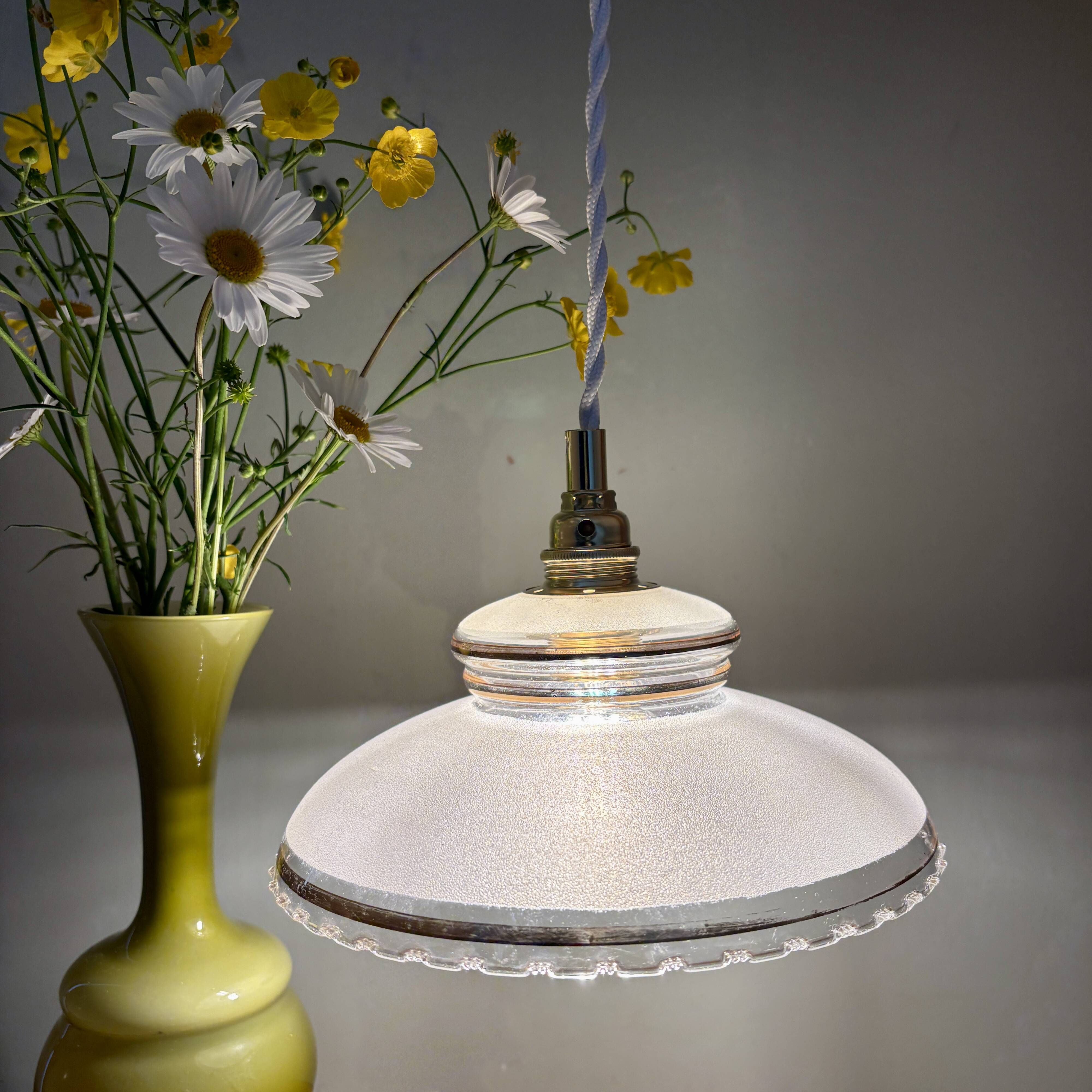 Pendant lamp, antique lampshade in white and gold granite glass