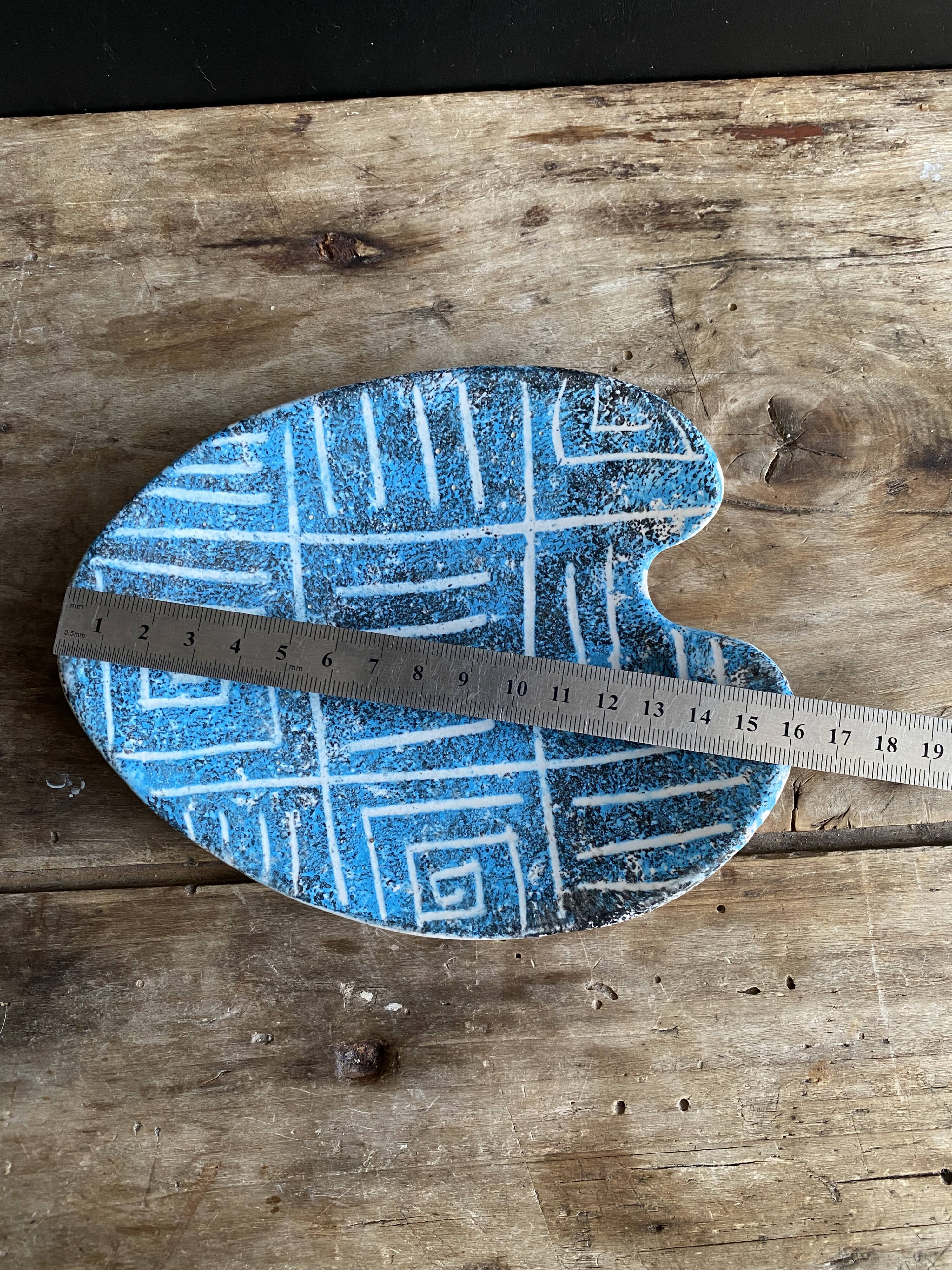 Vallauris Vintage Catchall – Palette Shape – Blue & White – 1950s/60s