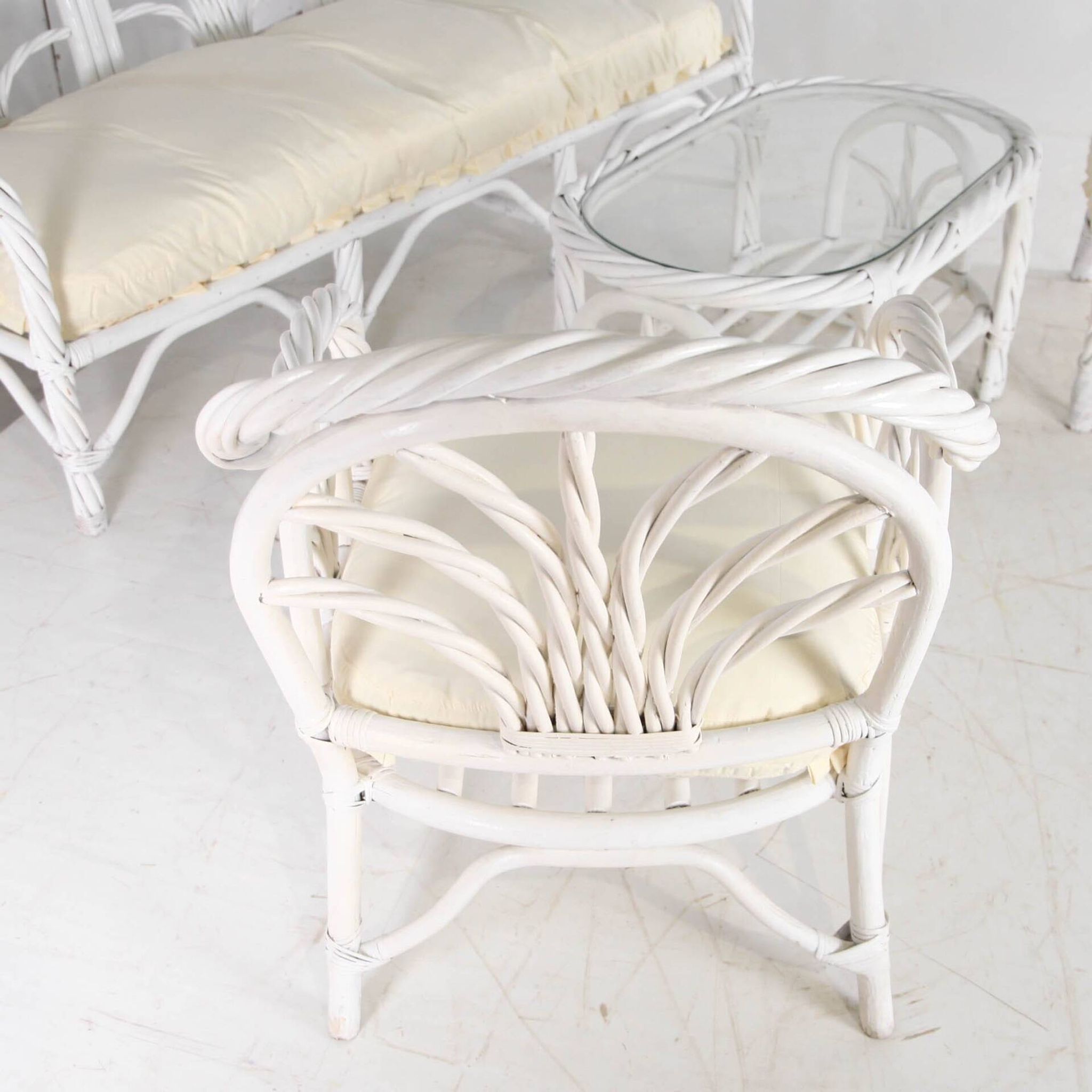 Salon en rotin blanchi
