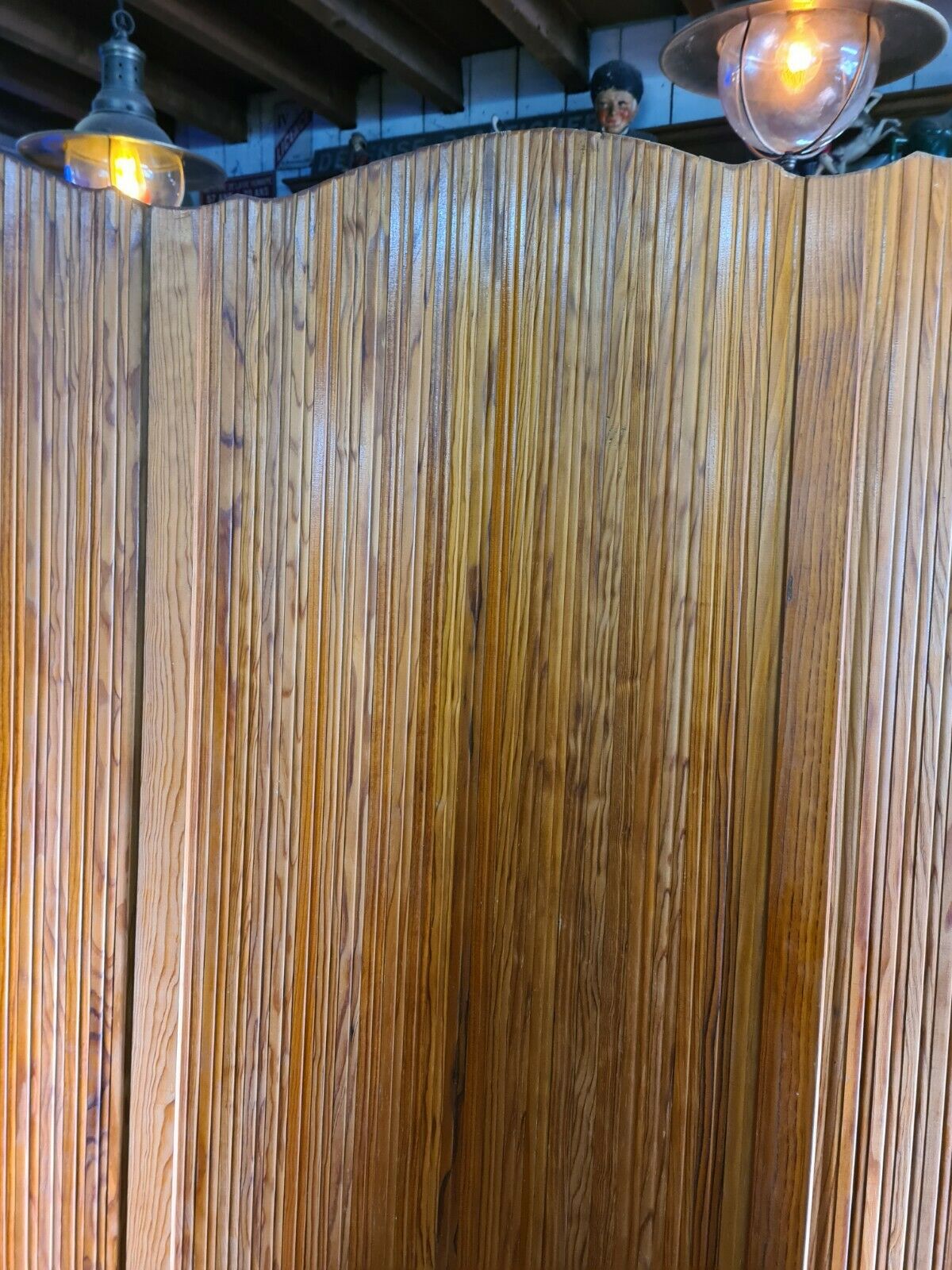 American screen in pitchpin