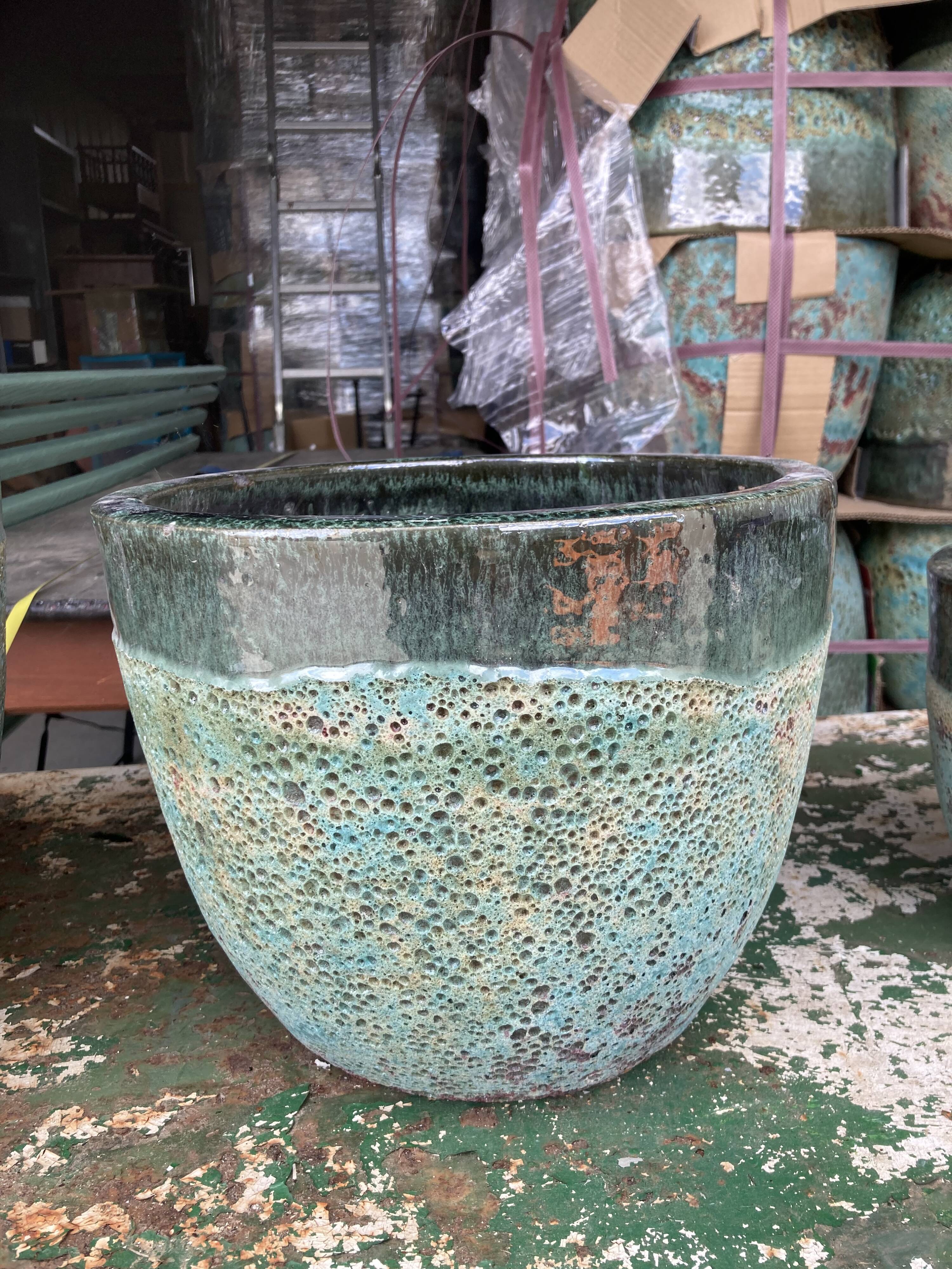 Set of 3 ceramic pots