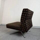 Paire de chauffeuses en tissu et acier chromé, années 60