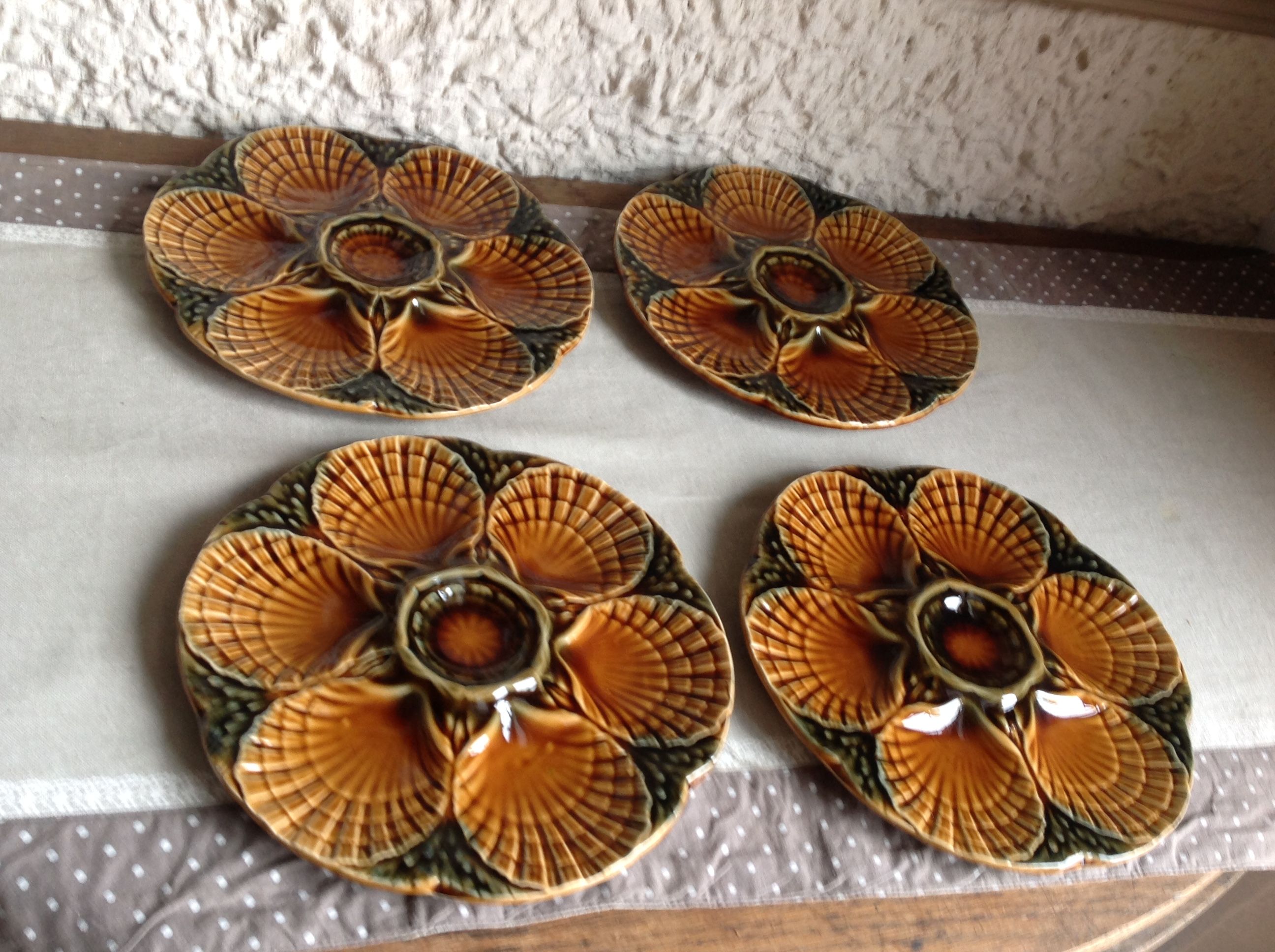Four oyster plates in sarreguemines / vintage polychrome dabbling