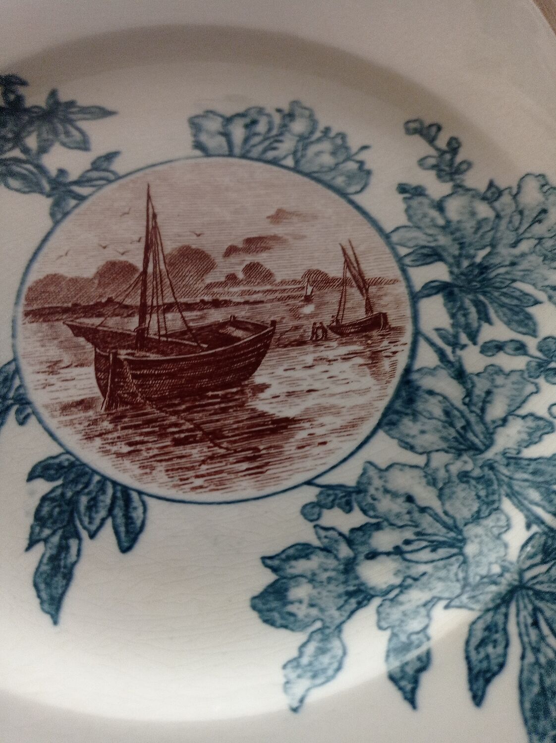 Square plates iron earth