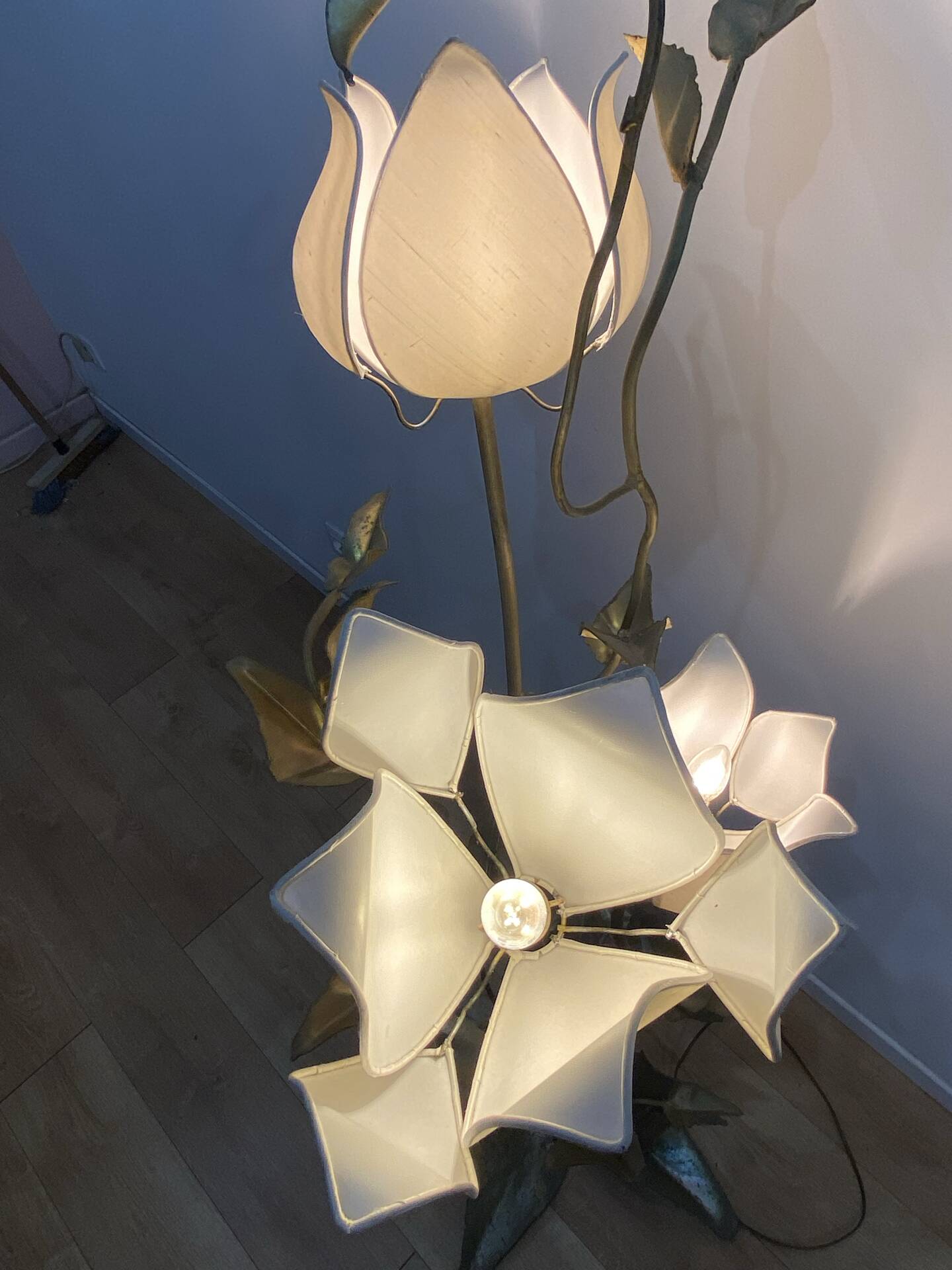 Lampadaire fleurs de lotus