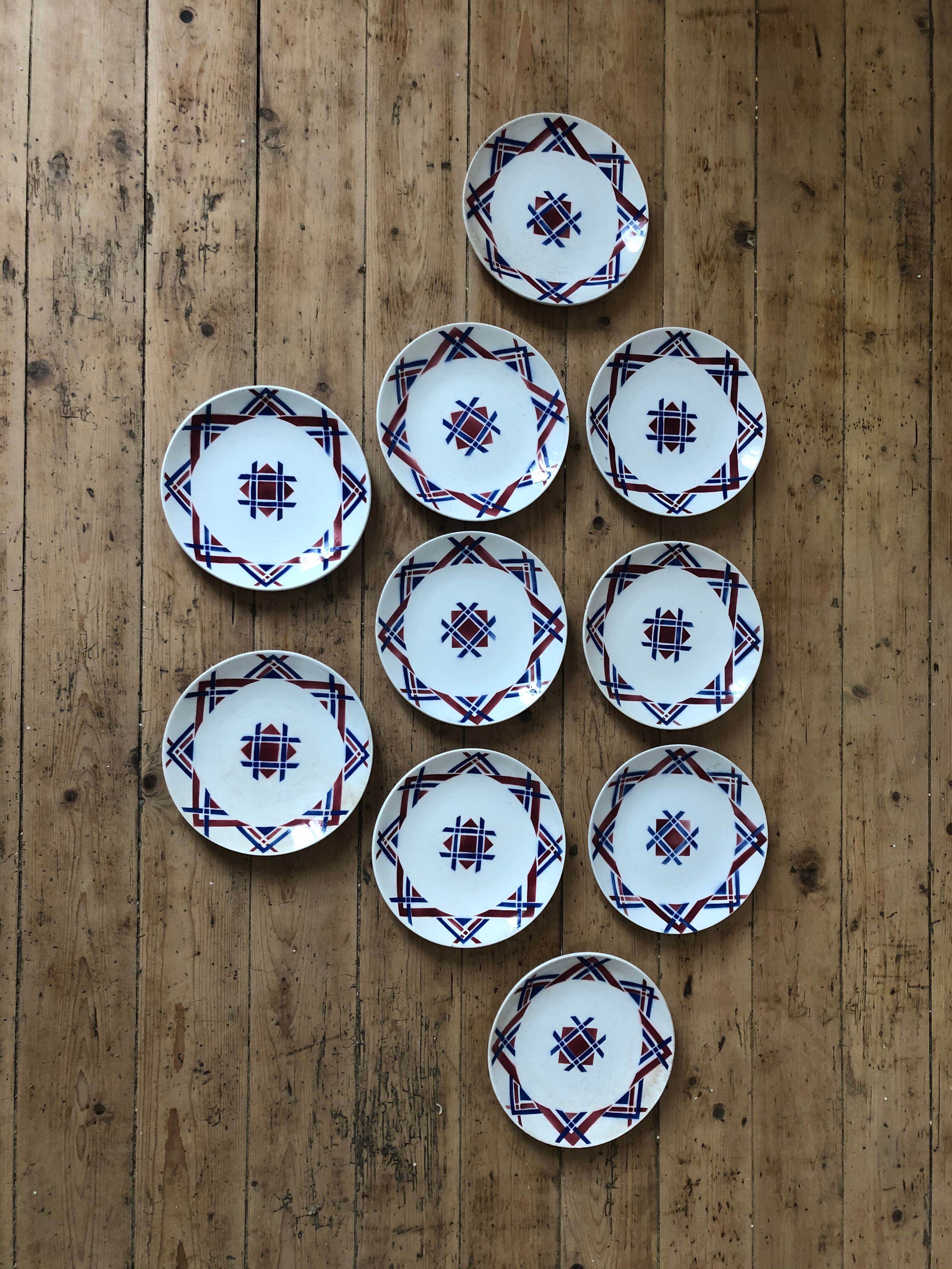 Set of 10 dessert plates in earthenware