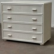 Commode en rotin blanc