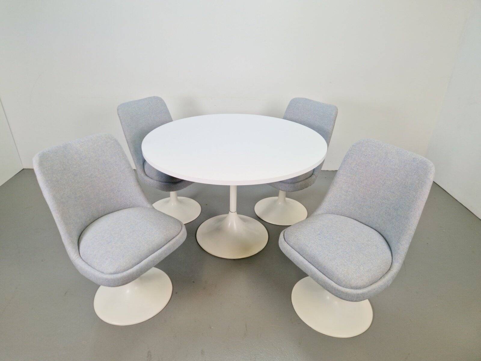 Chaises Tulipe Vintage et Table à Manger dans le style d'Eero Saarinen, années 1970, Ensemble de 5