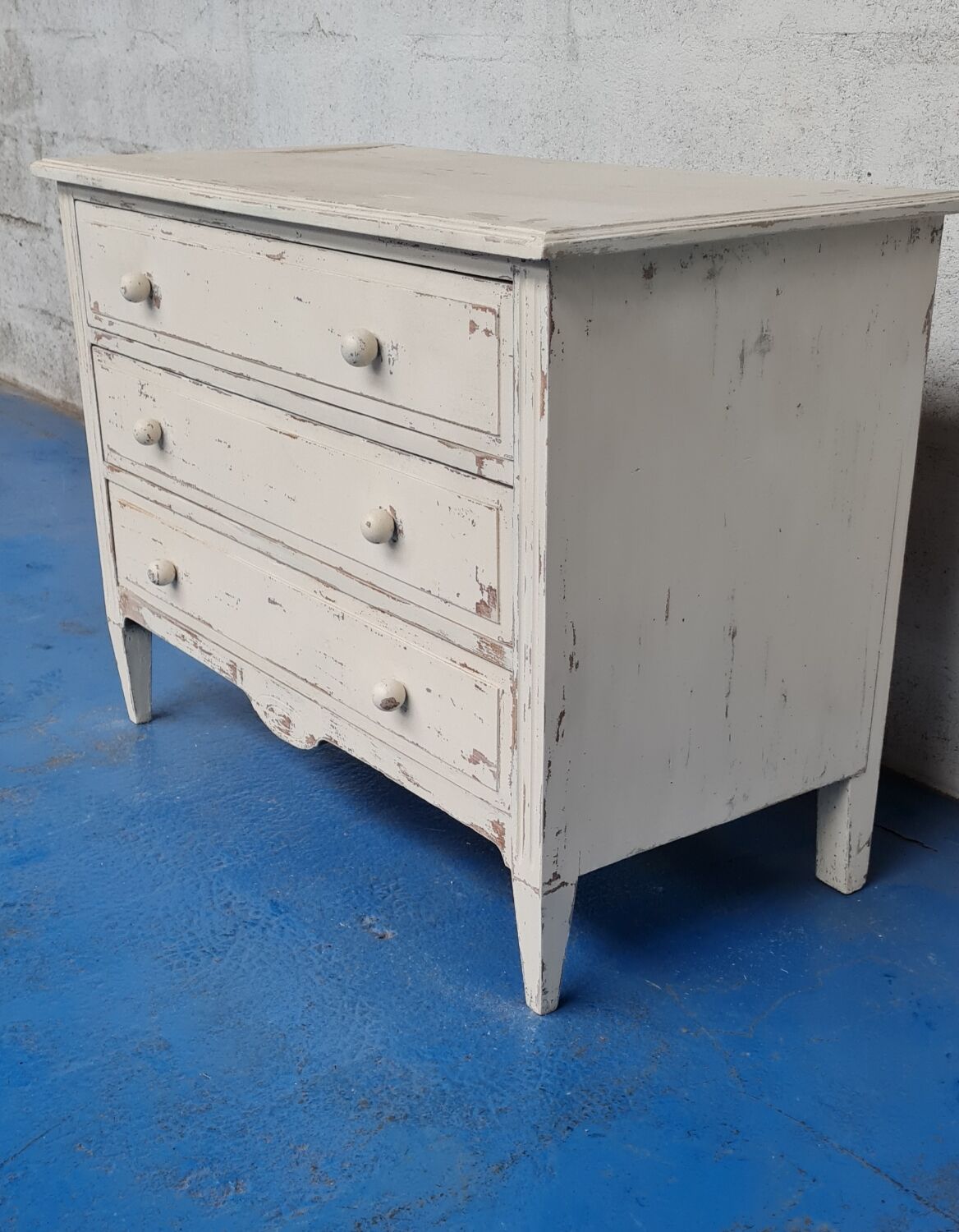 Vintage patina chest of drawers