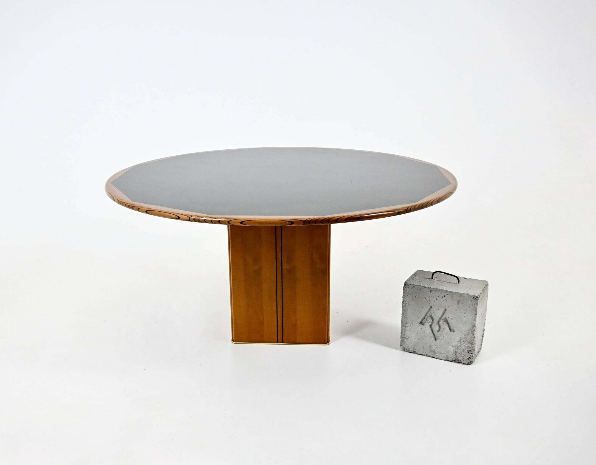 Round table "Africa" by Afra and Tobia Scarpa for Maxalto, 1975