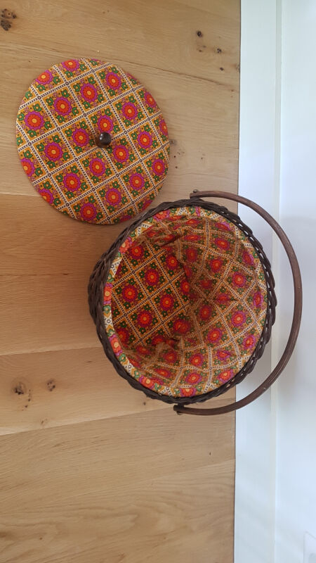 Boîte à couture travailleuse panier vintage 1970