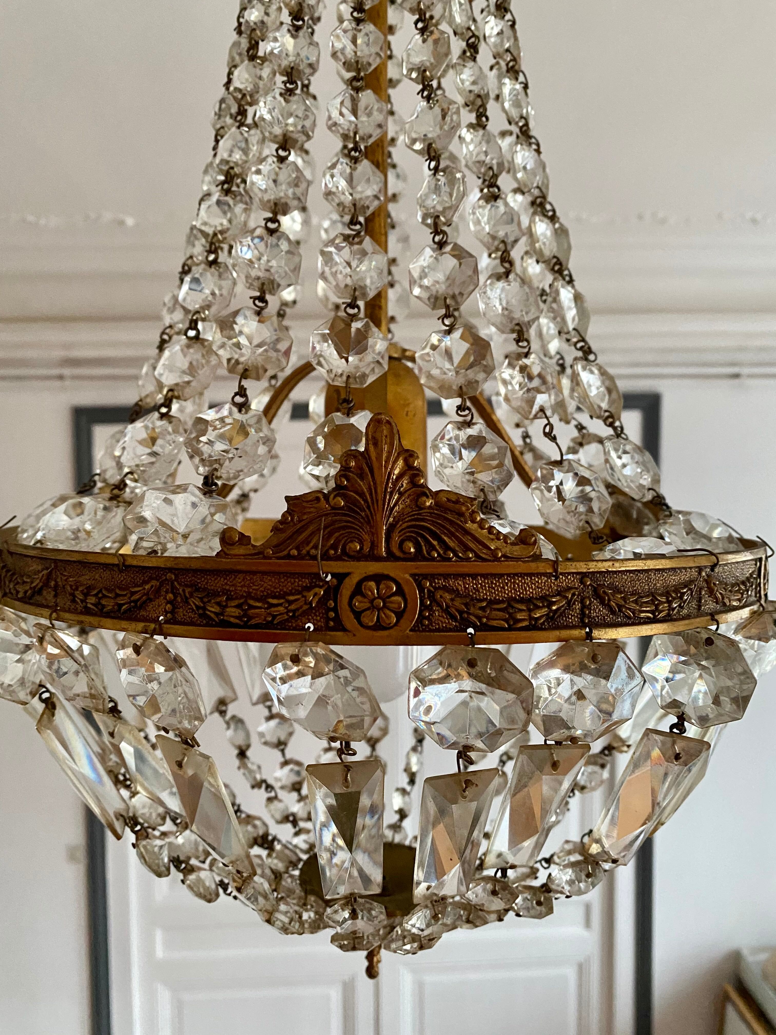 Hot air balloon chandelier with tassels