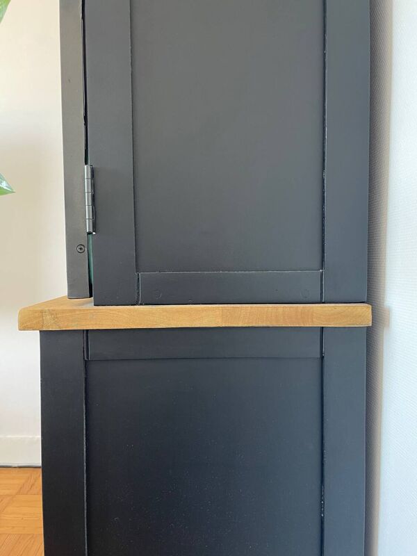 Vaisselier industriel tendance en bois massif noir