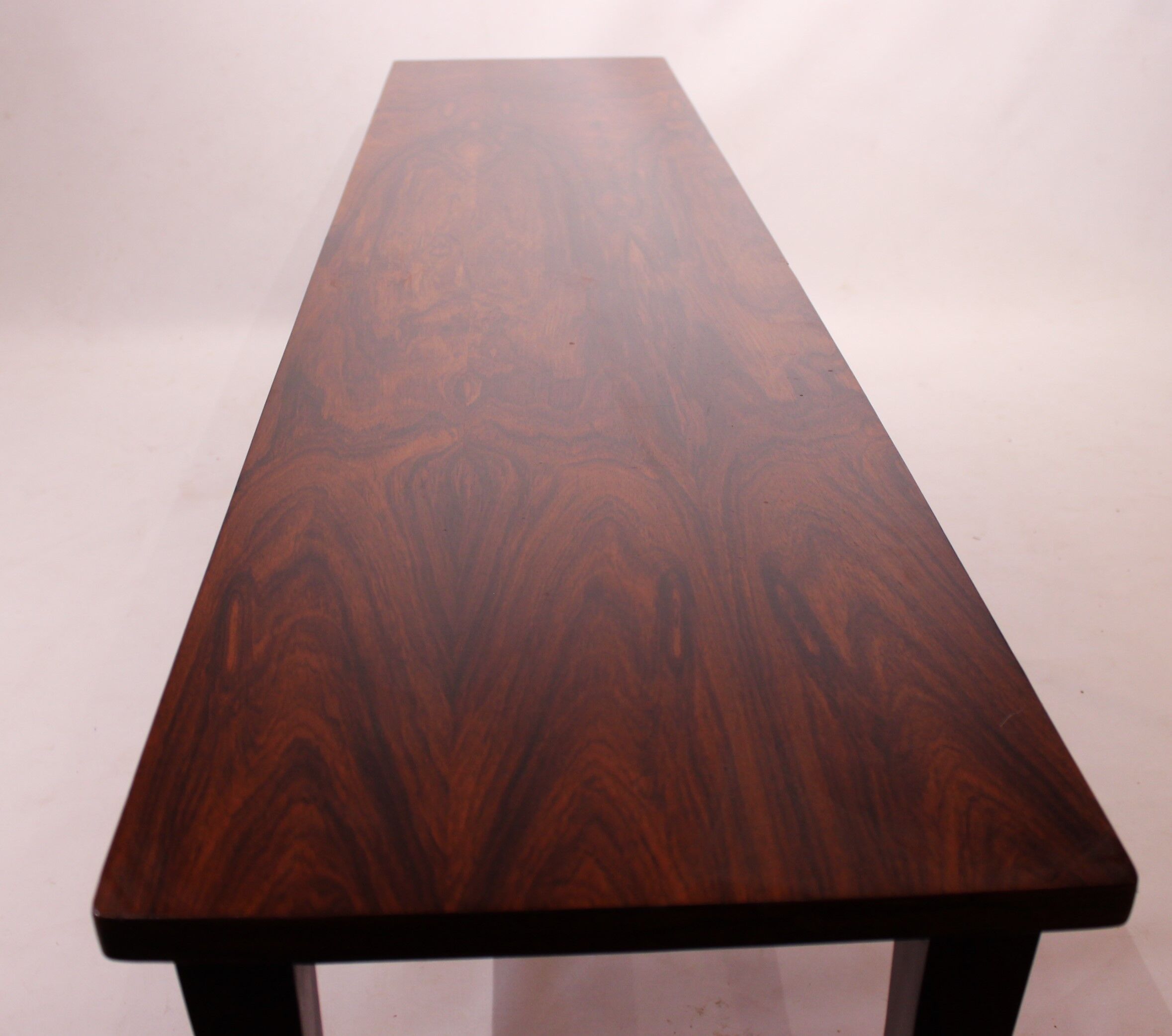 Table basse en bois de rose de conception danoise des années 1960