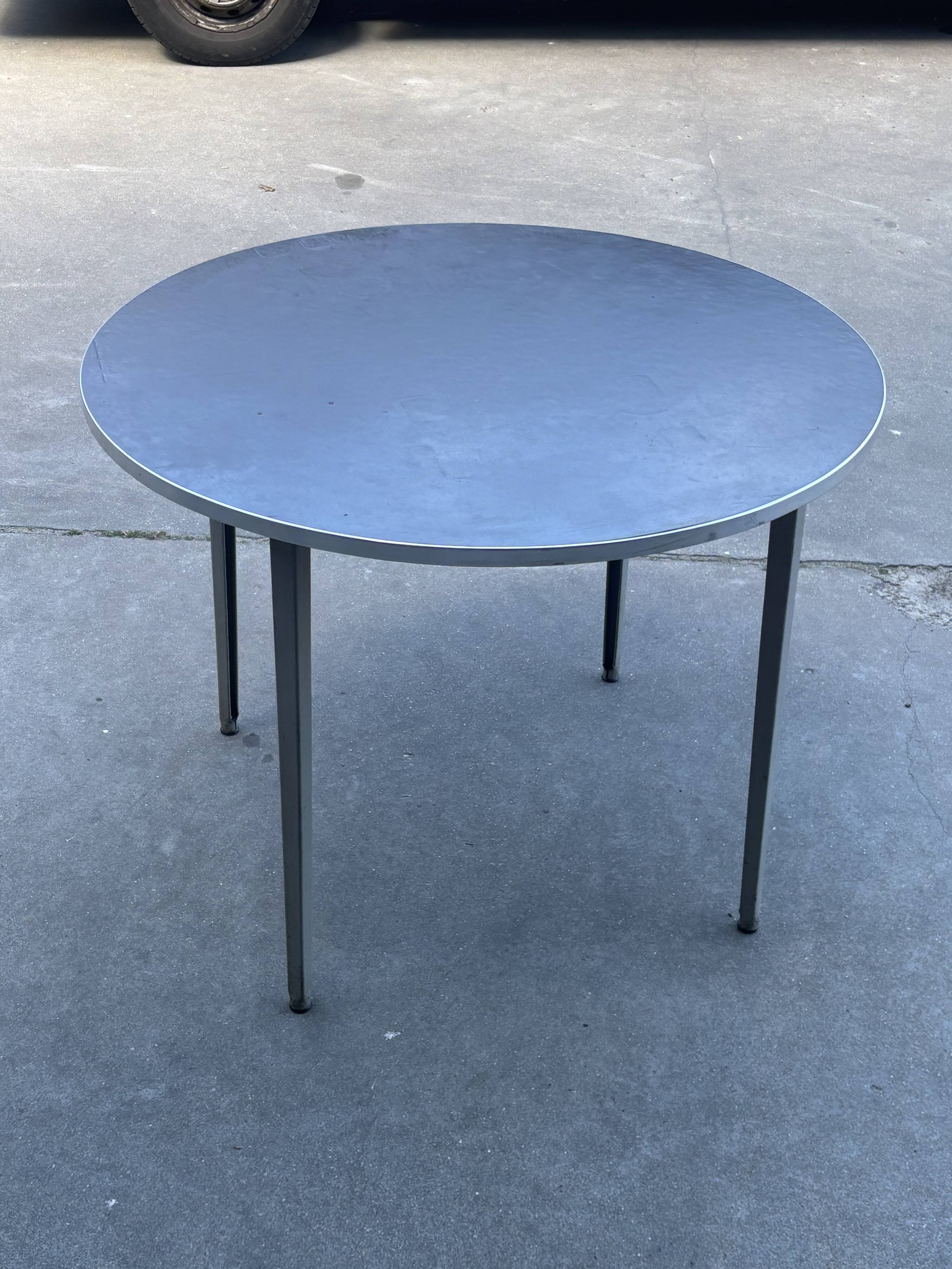Friso Kramer Reform table round with linoleum top 1960