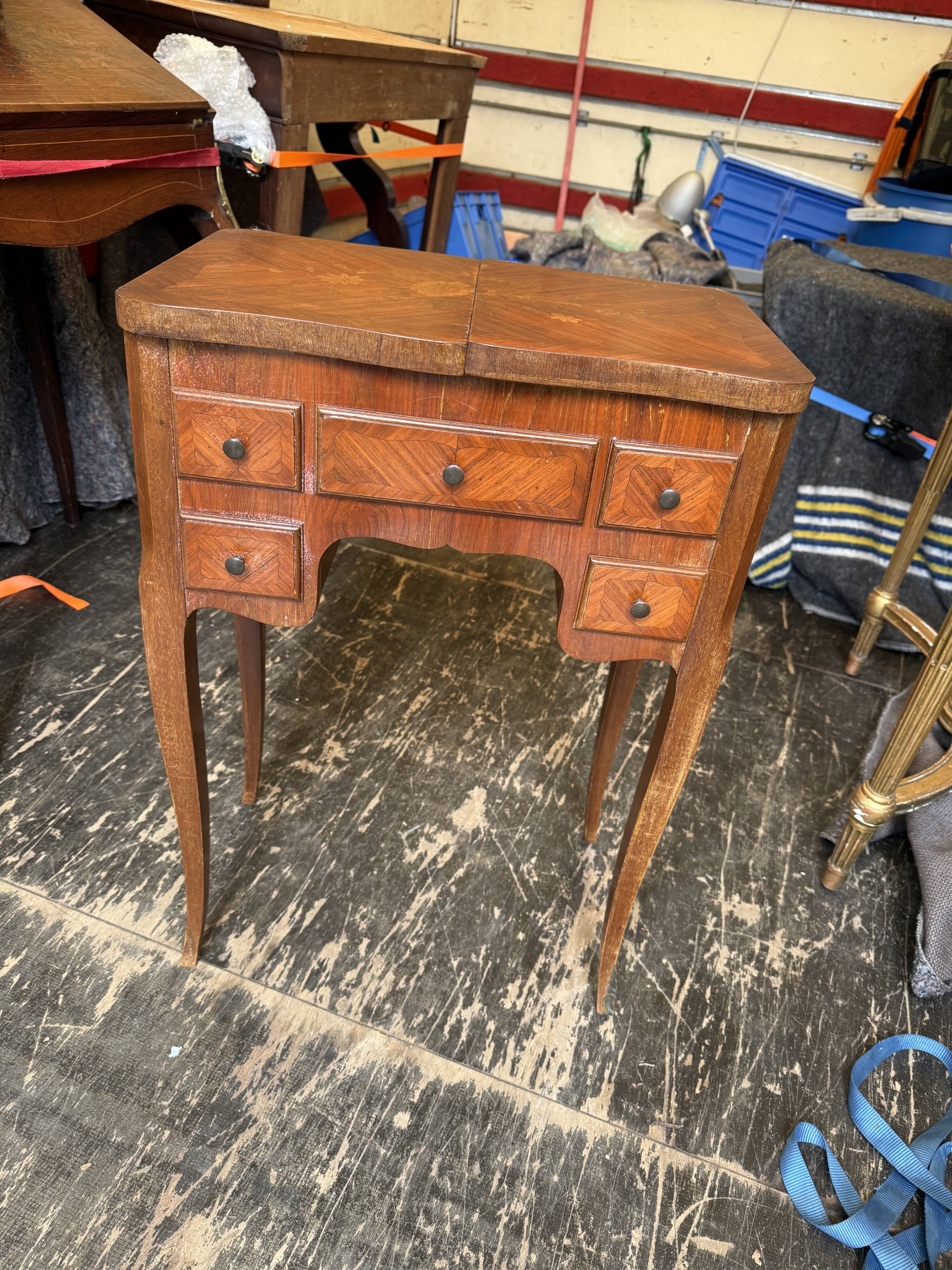 Small 19th century dressing table