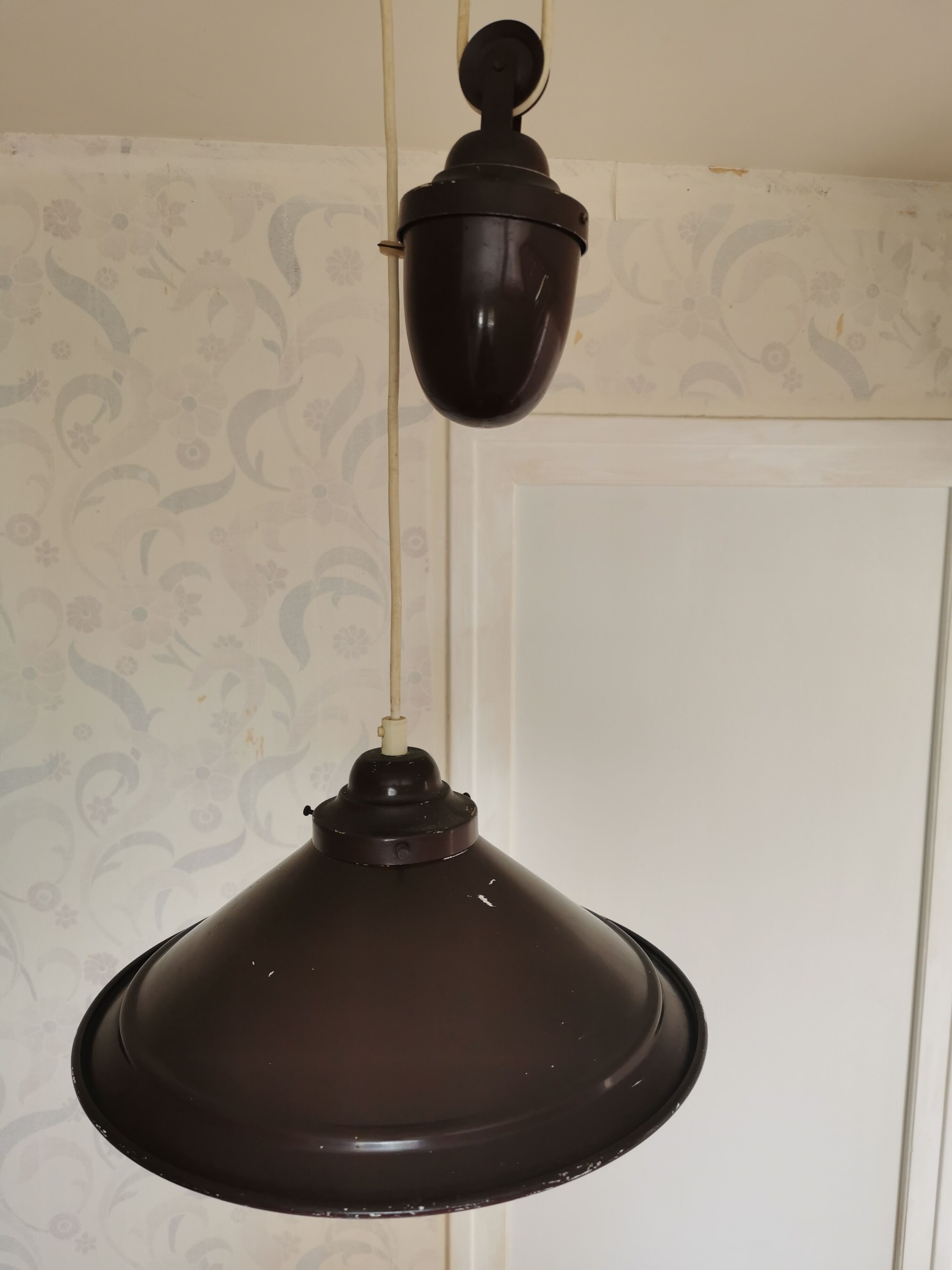 Vintage pulley suspension