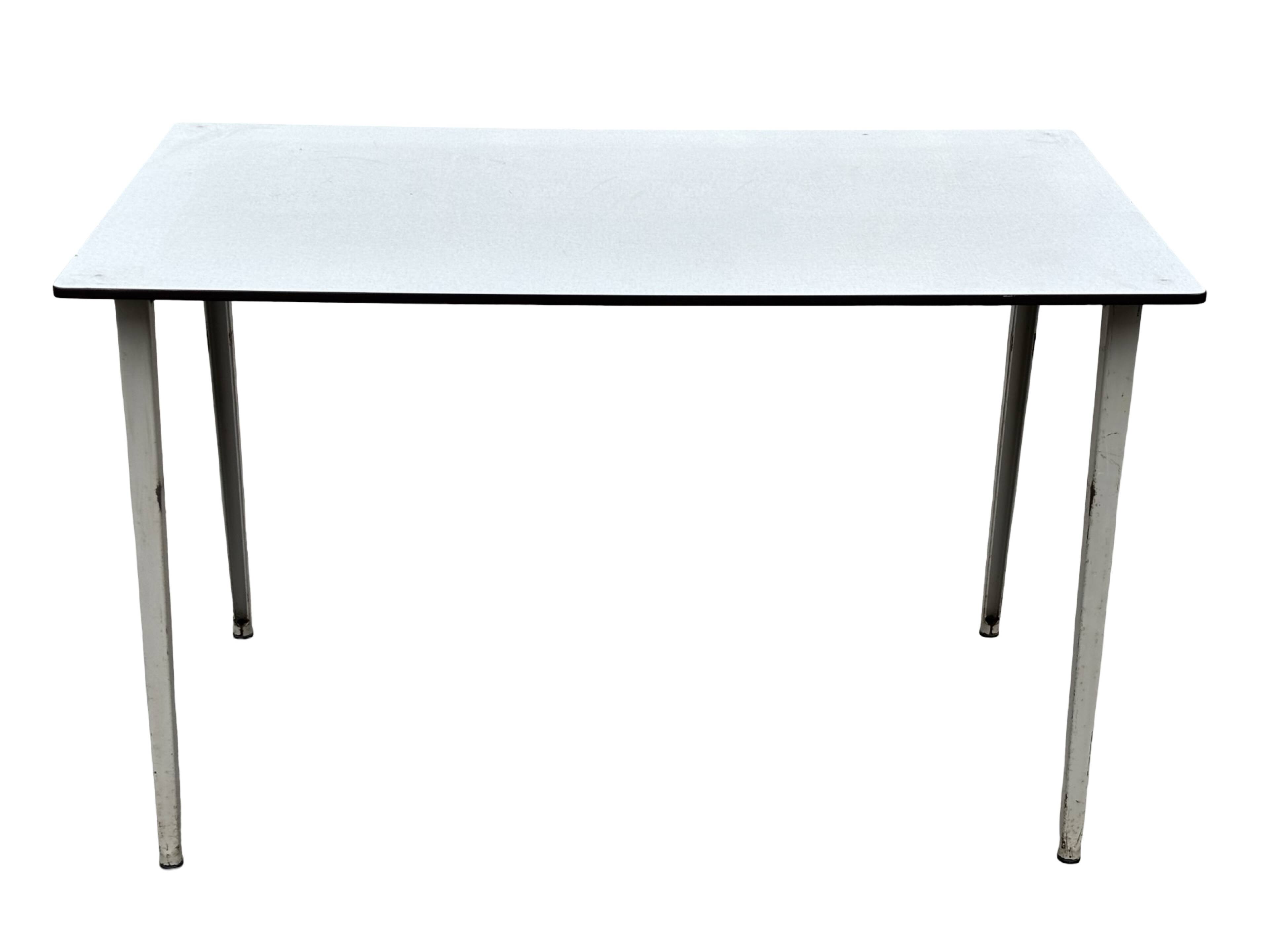 Vintage Reform dining table design Friso Kramer Ahrend de Cirkel