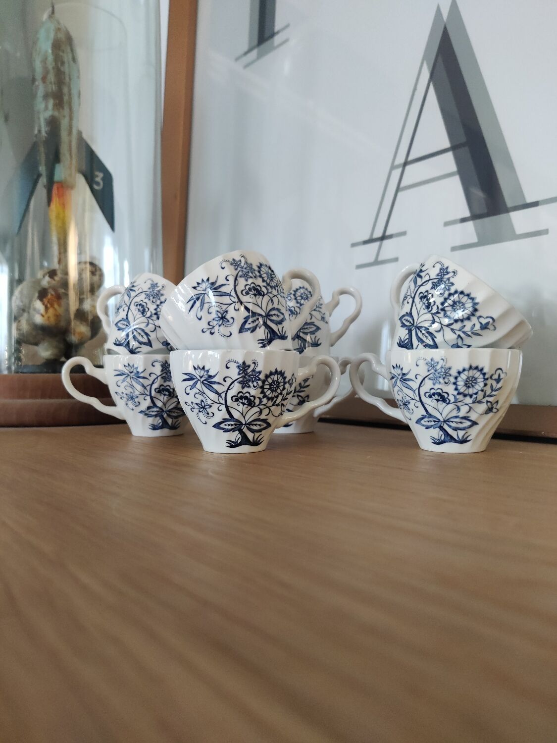 8 tasses