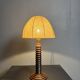 Lampe de table en bois tourné brutaliste du milieu du siècle dans le style de Charles Dudouyt, années 1950.