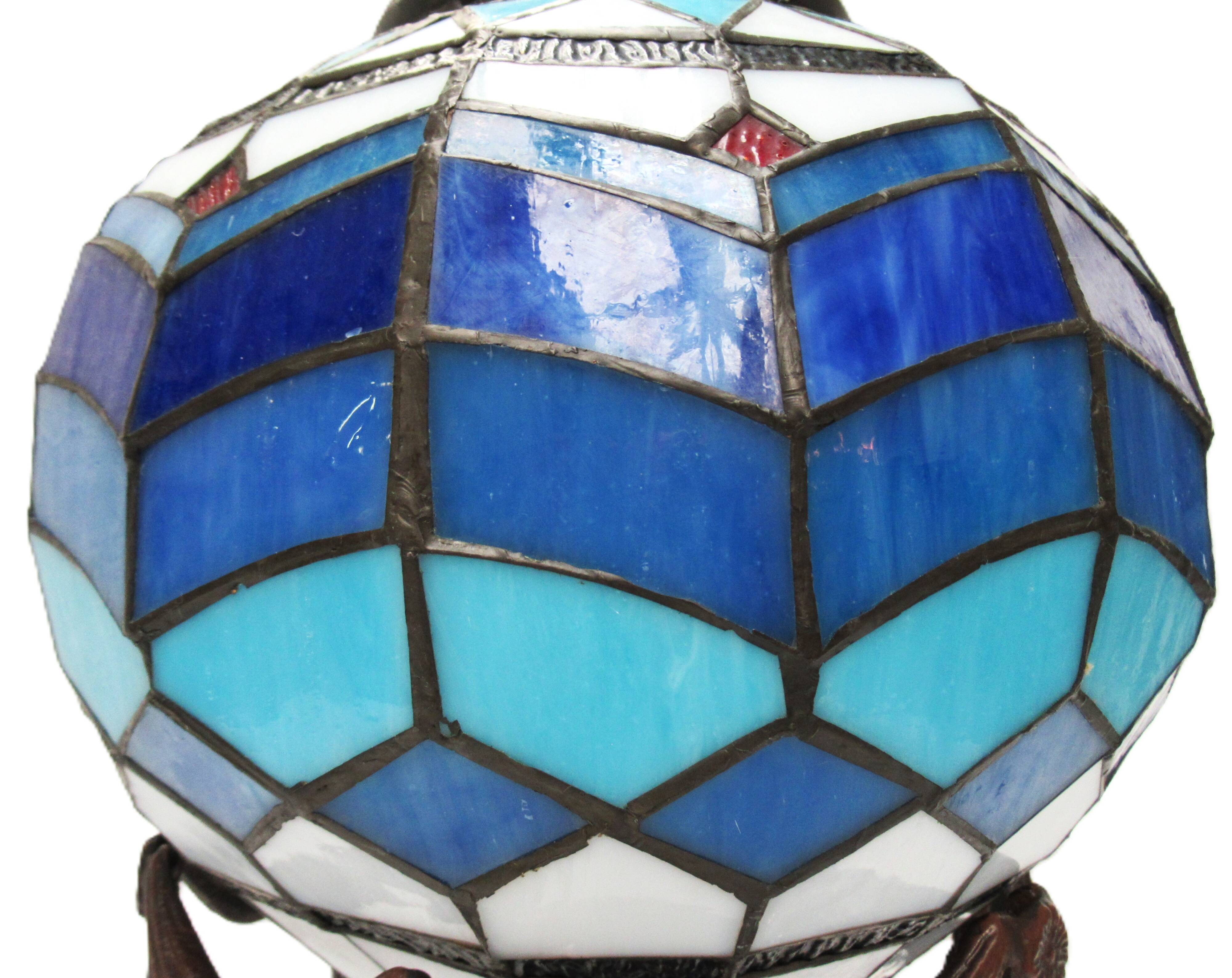 Lampe montgolfière de table en vitrail façon Tiffany