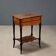 Table ancienne en essences de bois variées, Angleterre, XXe siècle