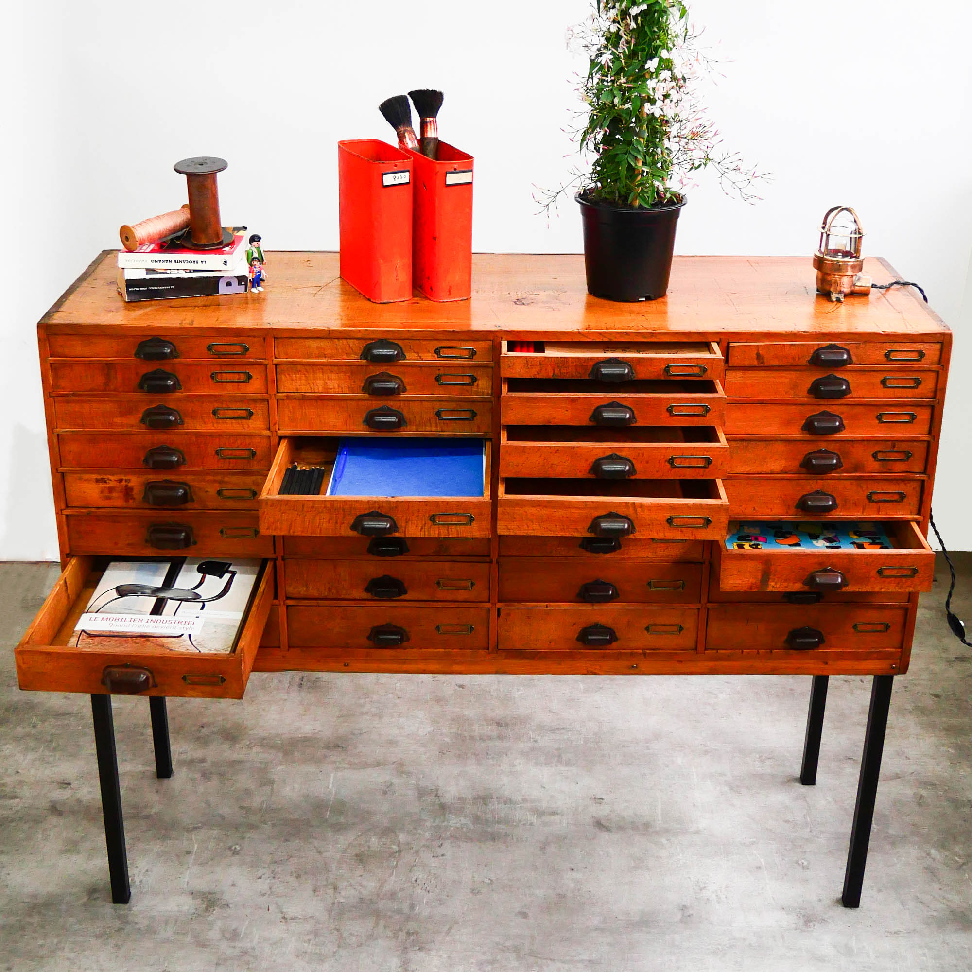 32-drawer trade cabinet