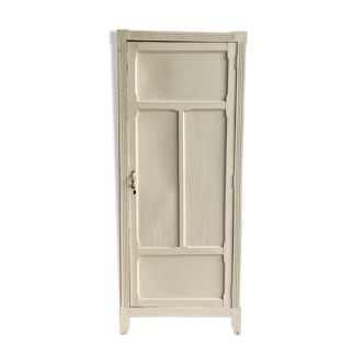 White Parisian wardrobe