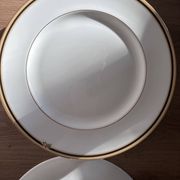 Grandes assiettes Wedgwood
