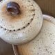 Cloche à fromage artisanale en grès pyrité avec son plat, années 70-80
