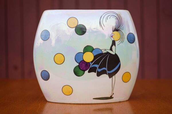 Paire de vase plat céramique irisé avec motif fille avec ballons polychrome, vase art déco, déco